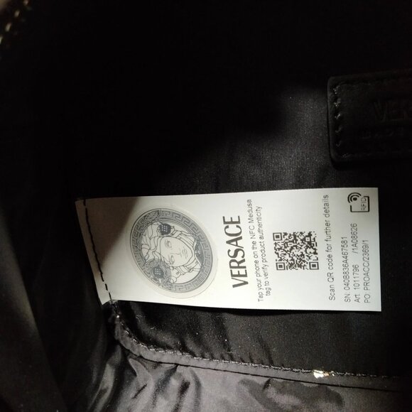 Authentic VERSACE Black Leather Crossbody Bag mon557-110925 - Picture 16 of 16